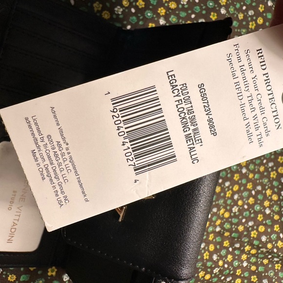 Adrienne Vittadini, NWT Wallet, Mettalic - Picture 14 of 15